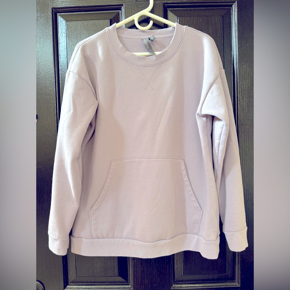 Women’s Mondetta crewneck, pullover sweatshirt size large in great condition